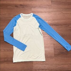 Lululemon LS swiftly size 10 vintage mint and blue